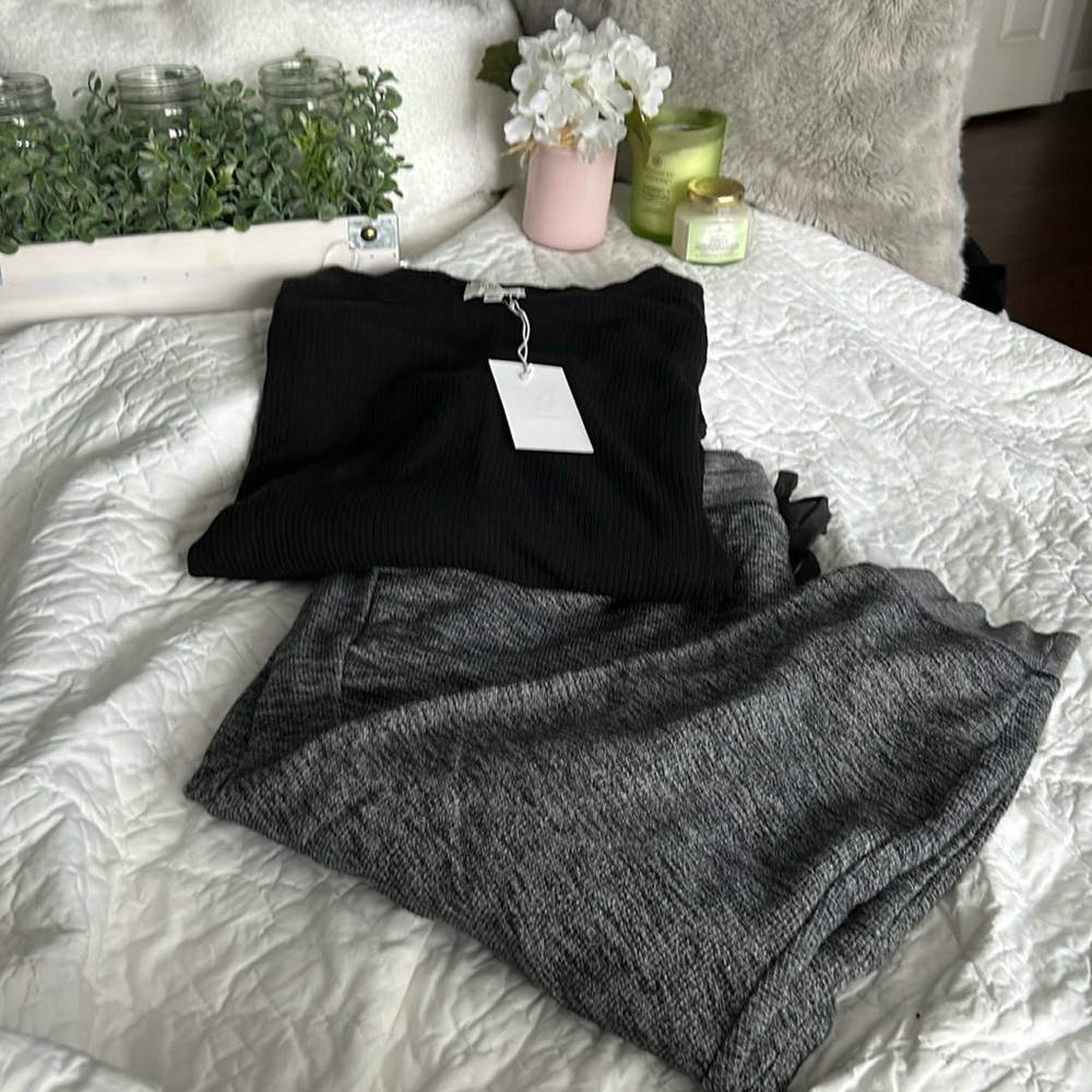 Heather gray black joggers